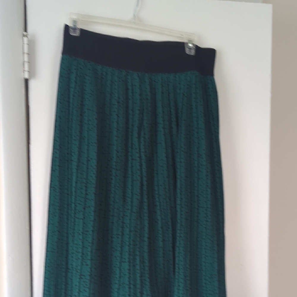 Metro Wear Green and Black Maxi Skirt